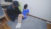 冷与贝  定拍女学生遭袭之捆绑挣扎
