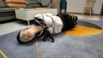 李大侠 晓倩制服单腿吊