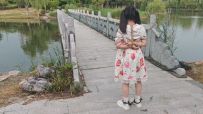 【苏苏】双马尾小萝莉雨天Lolita五花大绑脚镣公园TD调教押解
