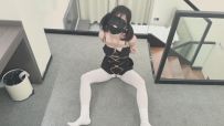 【日龟？】日式+龟甲结合变种绑法，黑色吊带裙+白丝袜，足部按摩+TK+跪行+耳光，自嗨