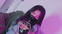 【悠米】美女模特前段时间去体验了一些游戏，现在身体敏感程度已开发到100%