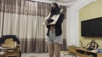 线下真实调教之超漂亮m阿然木枷镣铐调教！木枷锁+项圈+脚镣+海老缚+骑乘踩踏羞辱+坐脸