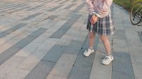 【苏苏】JK双马尾萝莉手铐白天户外脚镣公园探险遭遇大量行人