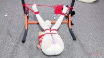 【三五小脚】喷出的Y水打湿了丝袜