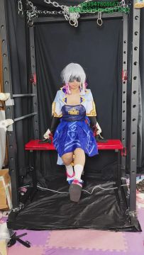 神里绫华cos，蛋蛋加内置玩具，水桶吊，股绳吊，足枷加各种道具虐可爱小脚，玩具特