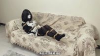 女仆梦中被捆，醒来电话求救被发现，无法逃离，后手缚罚站，双腿吊绑，单腿吊绑，av棒