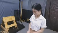 月仙儿Y具口球木马放置,在加上电击Y塞电击鞭双重电击, 最后把她折磨的口水狂流骚水狂