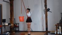 【路由紧缚】可可超紧欧式直臂股绳水桶吊 疼的嗷嗷直叫
