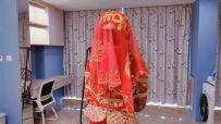 【嗷大喵】-客户定拍《婚之劫难》-身穿中式秀禾服+红色高跟鞋+盖头+戴着口球+纯挣扎片