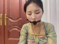 【王宁】绿衣汉服慧慧与深喉y具口球的较量 嘴唇多次紧紧闭合 堵嘴口水福利