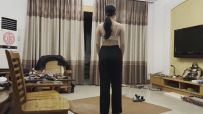 调教之阿然五花大绑单脚吊憋尿失禁，振动乳夹+黑丝单脚吊放置+大力揉胸+打屁屁耳光挠