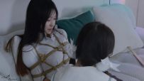 贝特定拍，妹妹欺负姐姐