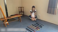 被主人惩罚的小m 【山鬼工作室】推开门就看见小m软软跪姿等待，面前是一排sp工具，求